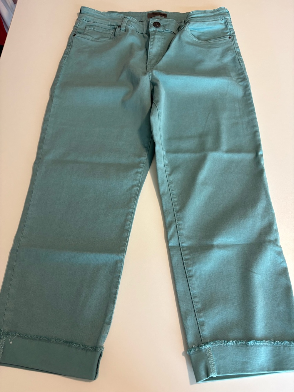 Kut from the Kloth Amy Crop Straught Leg pants - size 12 NWT